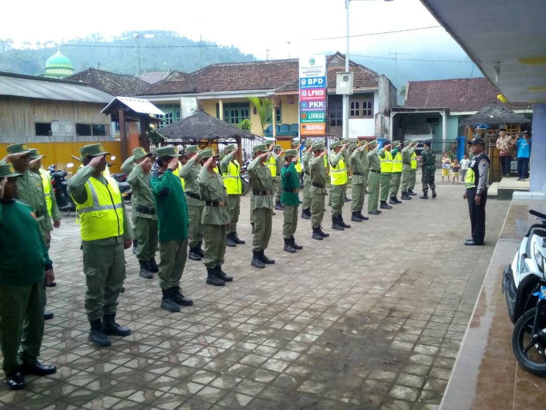 Bhabinkamtibmas Polres Batu Pembinaan Kepada Linmas Desa Sukomulyo