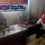 Memberikan Motivasi Bhabin Desa Sumberejo Polsek Batu Kota Sambangi Beserta Khitanan Rangkaian Hut Polres Batu