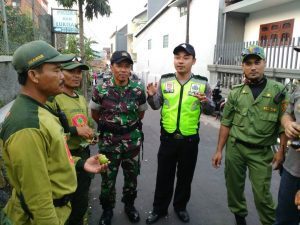 Anggota Bhabinkamtibmas Polres Batu Lakukan Binluh Bintibmas Pada Linmas