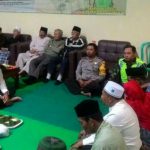 Bhabin Polsek Batu Polres Batu Menghadiri Giat Malam Tirakatan Selamatan Bersih Desa Kelurahan Songgokerto