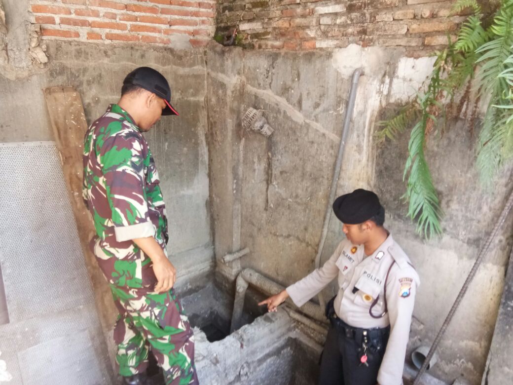 Polsek Junrejo Polres Batu Melakukan Pengecekan Dugaan Pencemaran Lingkungan Dari Pengolahan Limbah Barang Bekas