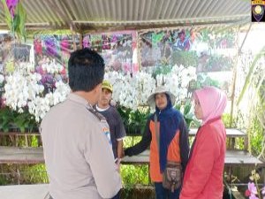 Giat DDS Kunjungan Warga Bhabin Desa Sidomulyo Polsek Batu Kota Polres Batu Sampaikan Pesan Kamtibmas