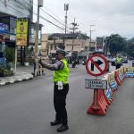 Wujudkan Kamseltibcar Lantas Yang Mantab, Personel Satlantas Polres Batu Giatkan Strong Point