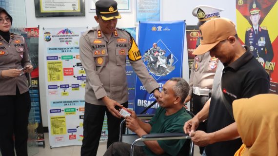 Polres Lumajang Fasilitasi Pengendara Disabilitas Peroleh SIM D