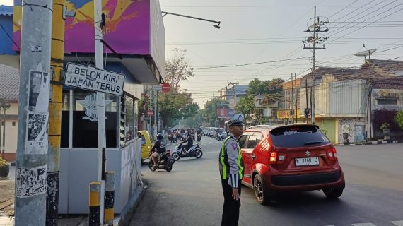 Masyarakat Apresiasi Giat Strong Point Satlantas Polres Batu Bantu Kelancaran Di Pagi Hari