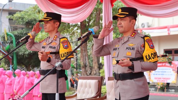 2 Tahun Menjabat, AKBP Oskar Serahkan Tongkat Komando Kapolres Batu