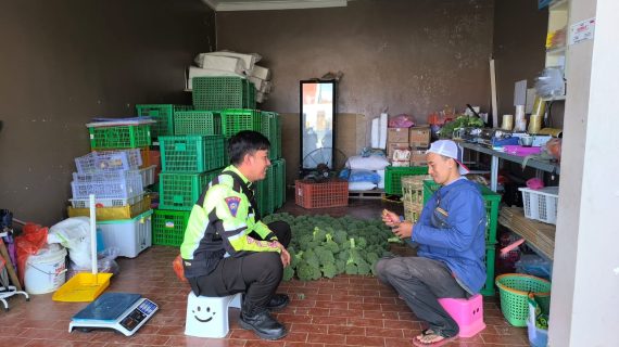 Polisi RW Polres Batu Giatkan Sambang Warga Tingkatkan Harkamtibmas Jelang Pilkada 2024