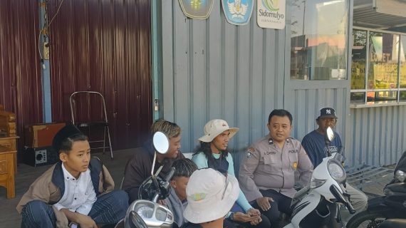 Anggota Polisi RW Polres Batu Giatkan Sambang Warga Tingkatkan Harkamtibmas Jelang Pilkada 2024