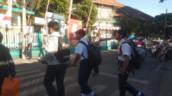 Tingkatkan Kamseltibcar Lantas, Satlantas Polres Batu Strong Point Di Titik Padat Arus