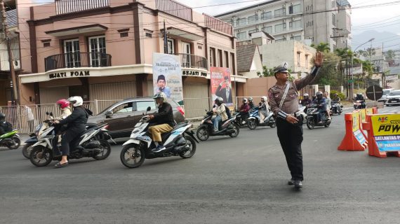 Tingkatkan Kamseltibcar Lantas Di Pagi Hari, Satlantas Polres Batu Poros Pagi Di Titik Rawan Laka