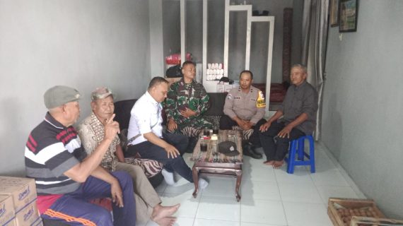 Personel Polisi RW Polres Batu Giat Sambang Desa, Berharap Situasi Kamtibmas Tetap Aman Kondusif Jelang Pilkada 2024