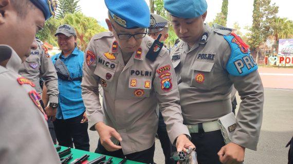 Sipropam Polres Batu Lakukan Pemeriksaan Senpi Dinas Anggota, untuk Keamanan Tugas