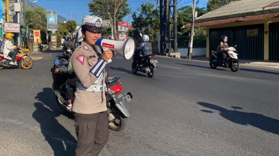 Satlantas Polres Batu Perkuat Poros Pagi di Titik Rawan Kecelakaan dan Macet