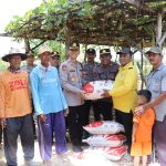 Dukung Asta Cita Polres Tuban Beri Bantuan Pupuk untuk Petani Jagung di Tambakboyo