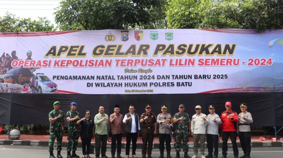 Kapolres Batu Pimpin Apel Gelar Pasukan Ops Lilin Semeru 2024, Wujud Sinergi untuk Keamanan Natal dan Tahun Baru