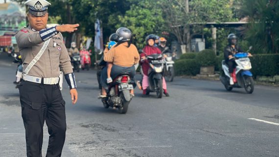 Pastikan Keamanan dan Kelancaran Arus Lalu Lintas, Satlantas Polres Batu Giatkan Poros Pagi